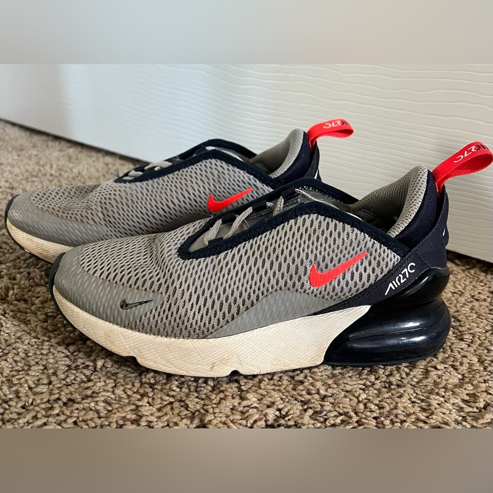 Nike Kids Air 270 Sneakers Gray and Navy with Red Accents Size 2Y